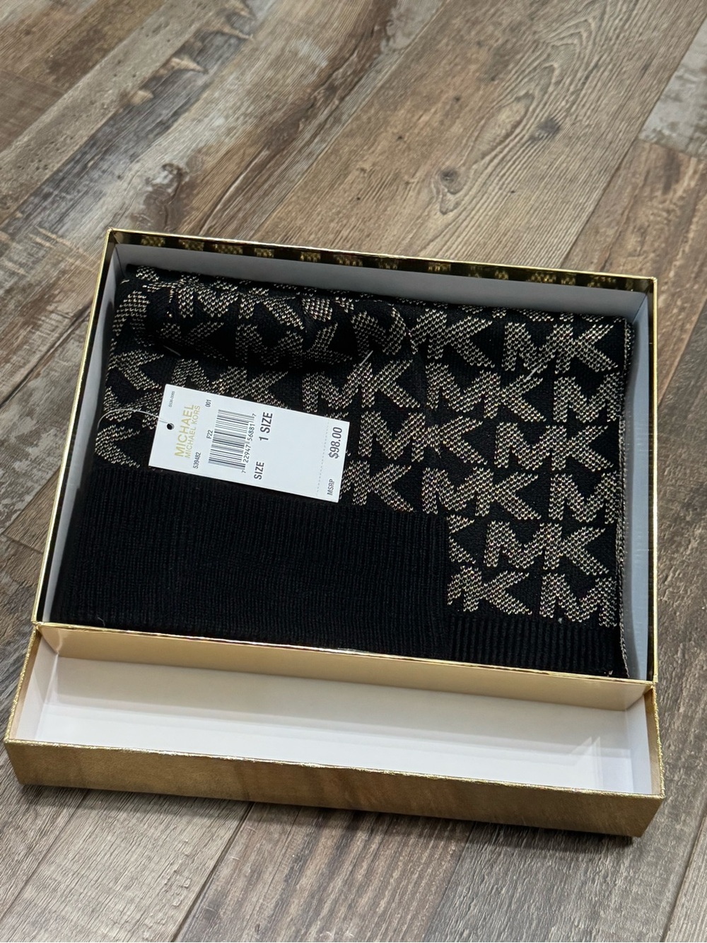 Michael Kors Black and Metallic Gold MK Logo Knit Scarf Giftbox Set New